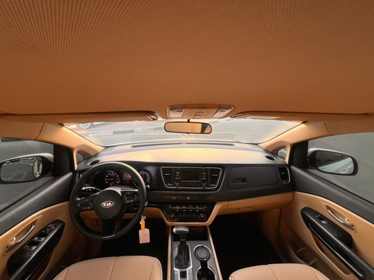 Kia Carnival 2020 Kia Carnival Gcc - No Accident - 7Seater Rear sensor