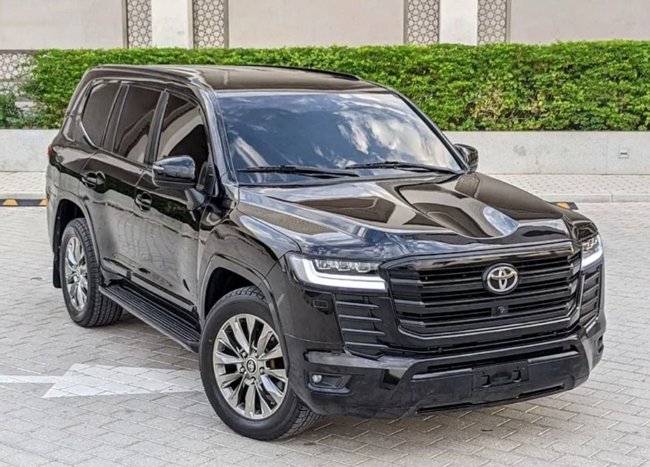 Toyota Land Cruiser GXR Toyota landcruise 2009 Model Facelifted 2025 GXR 4.0L V6 petrol Engine Colour Black push start Trans