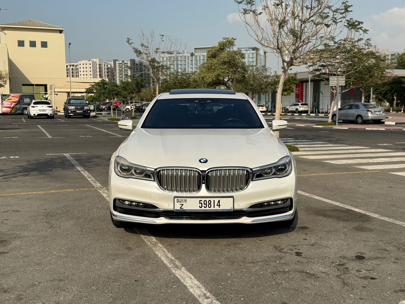 بي أم دبليو 740Li Luxury