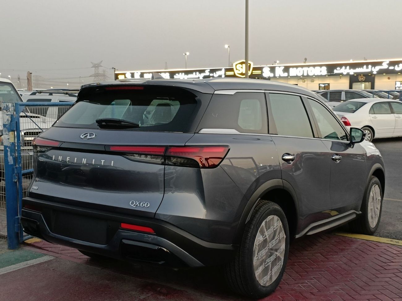 إنفينيتي QX60 3.5L LUXE Climate Package