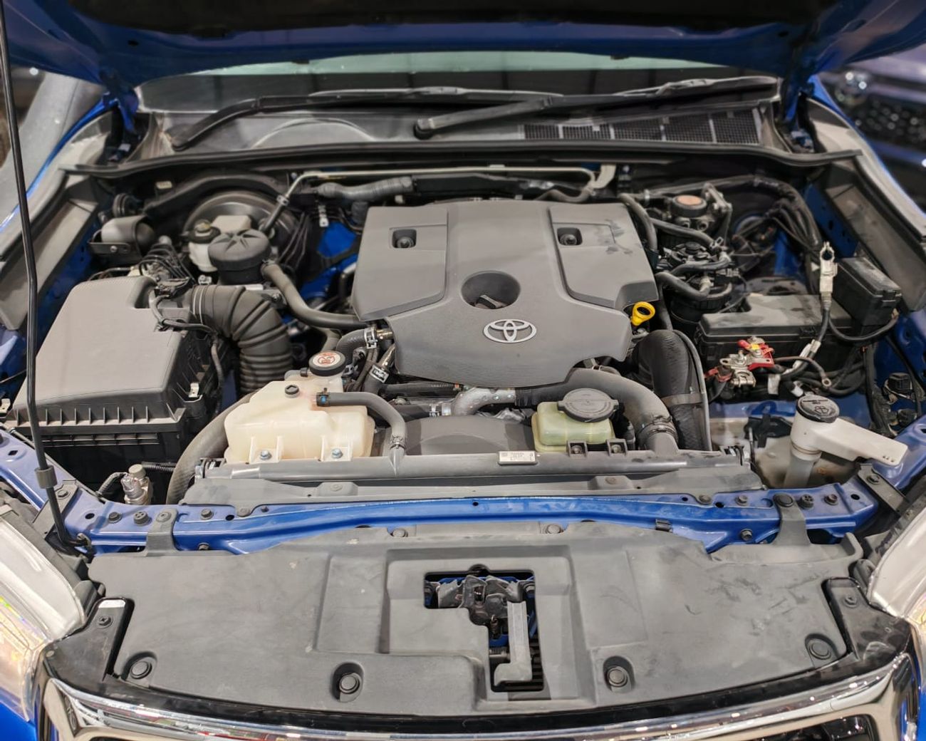 Toyota Hilux S GLX 2.8L 4WD M/T