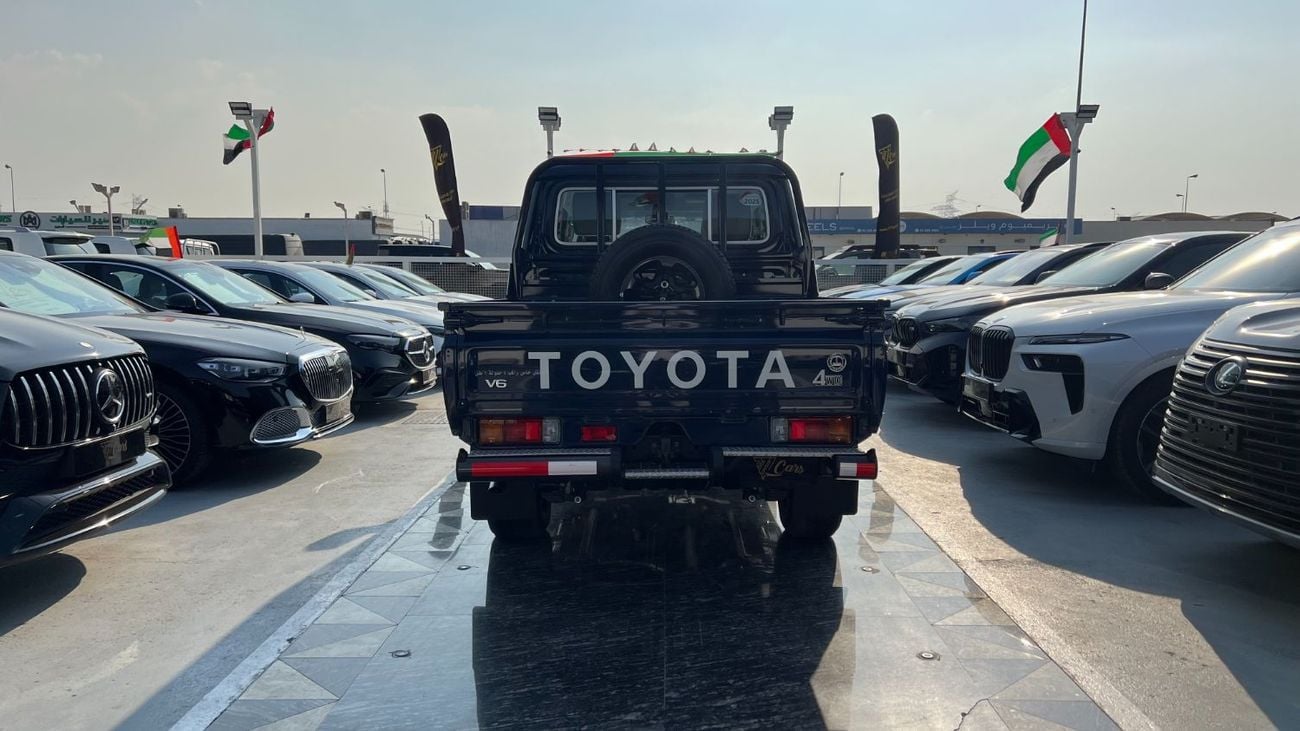 تويوتا لاند كروزر بيك آب 4.0L Double Cab