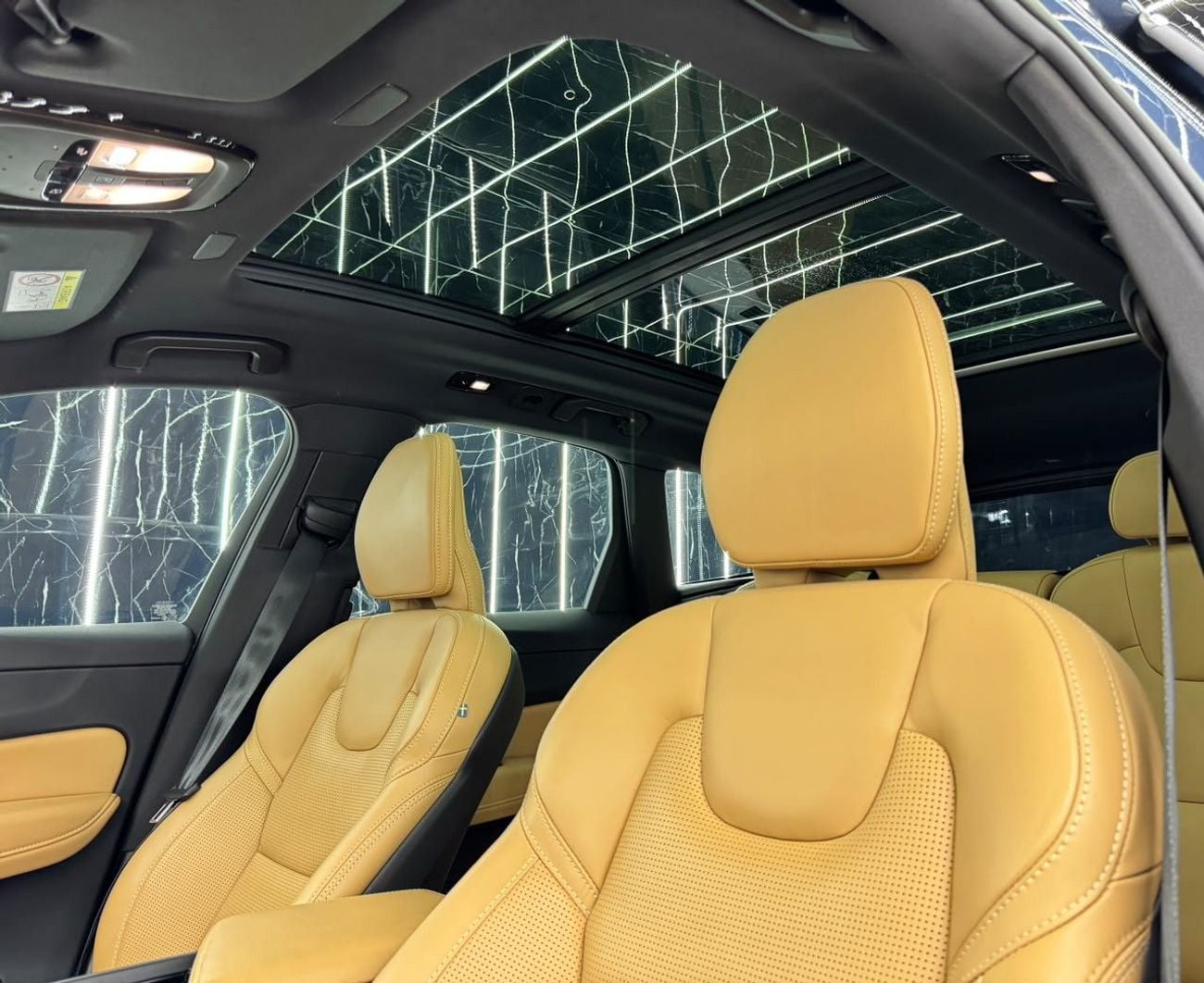 Volvo XC60 ULTIMATE BRIGHT VOLVO XC60 B5 AWD |GCC | Original paint | Al futtaim Warranty 2028