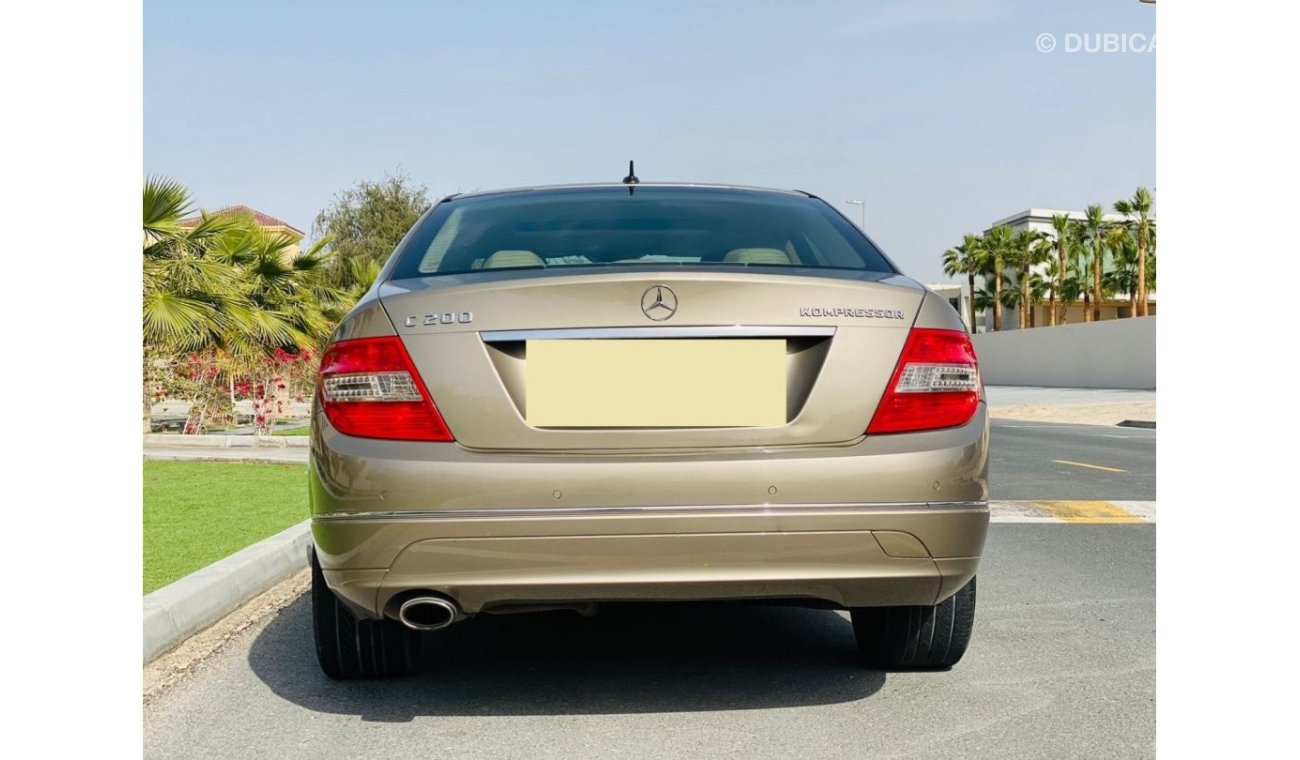 مرسيدس بنز C200 Mercedes - BENZ C200 KOMPRESSOR || GCC || Very Well Maintained