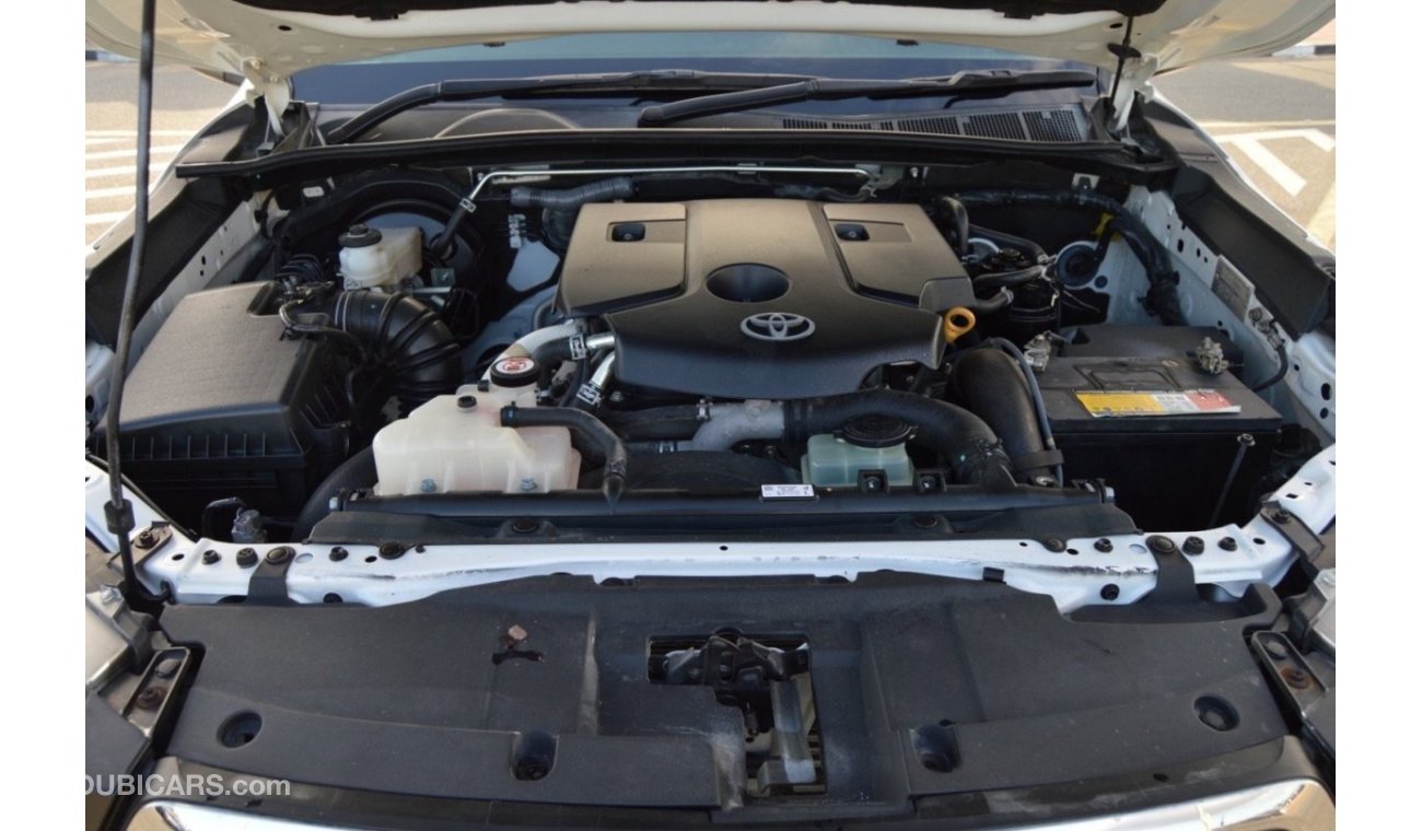 تويوتا هيلوكس SR5 Diesel Engine Clean Car