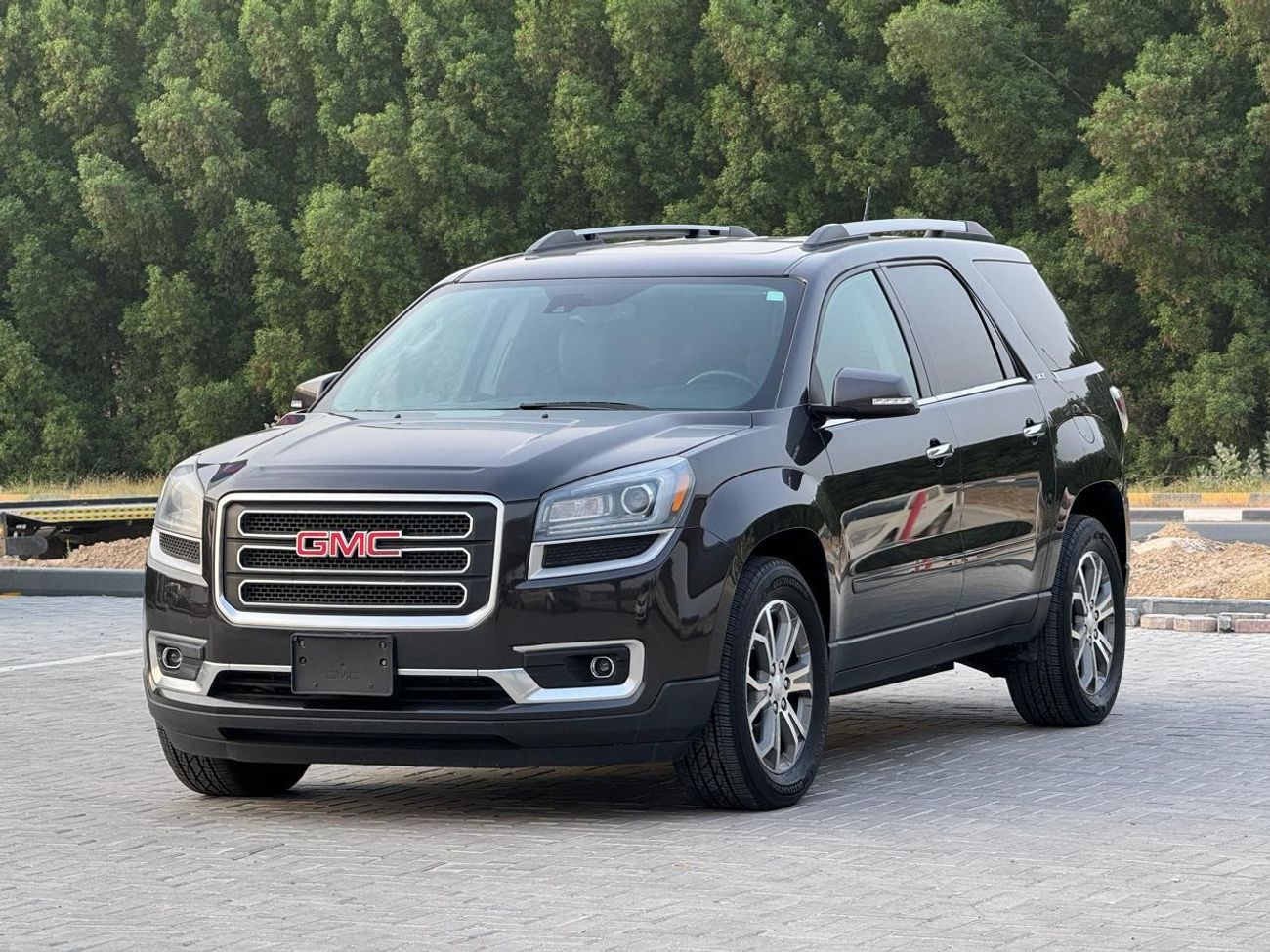 GMC Acadia SLT GMC ACADIA 2016 MODEL GCC