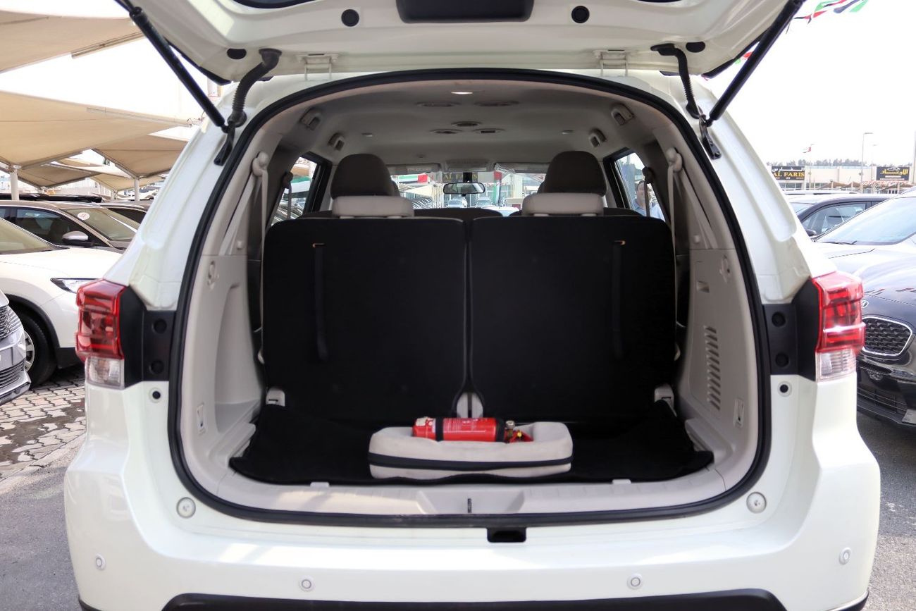 نيسان إكستيرا SE 2.5L RWD