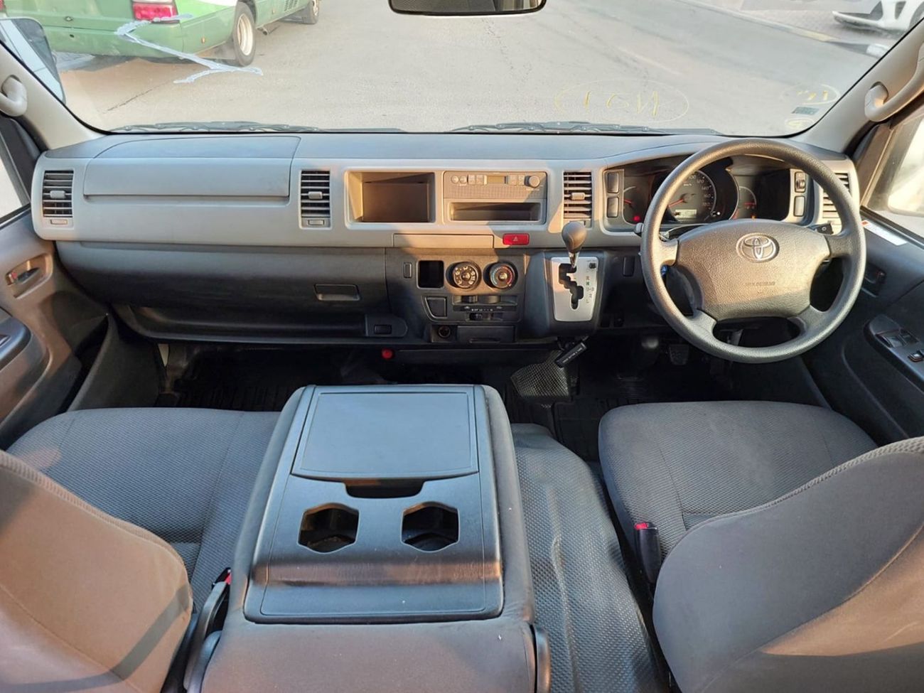 تويوتا هاياس TOYOTA HIACE VAN RHD 2013 MODEL 3.0 L DIESEL AUTOMATIC(PM11947)