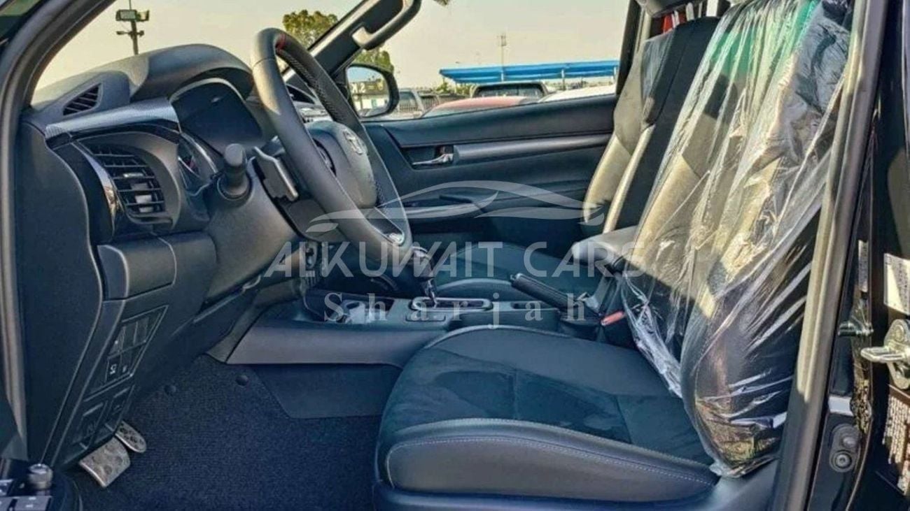 تويوتا هيلوكس TOYOTA HILUX GR SPORTS 2025 AT 2.8LDIESEL BLACK