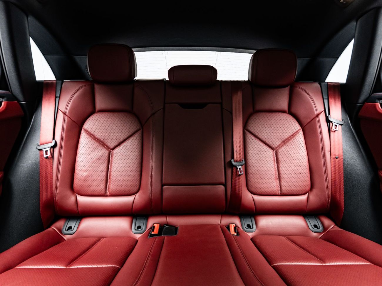 بورش ماكان Std 2.0L (252 HP)