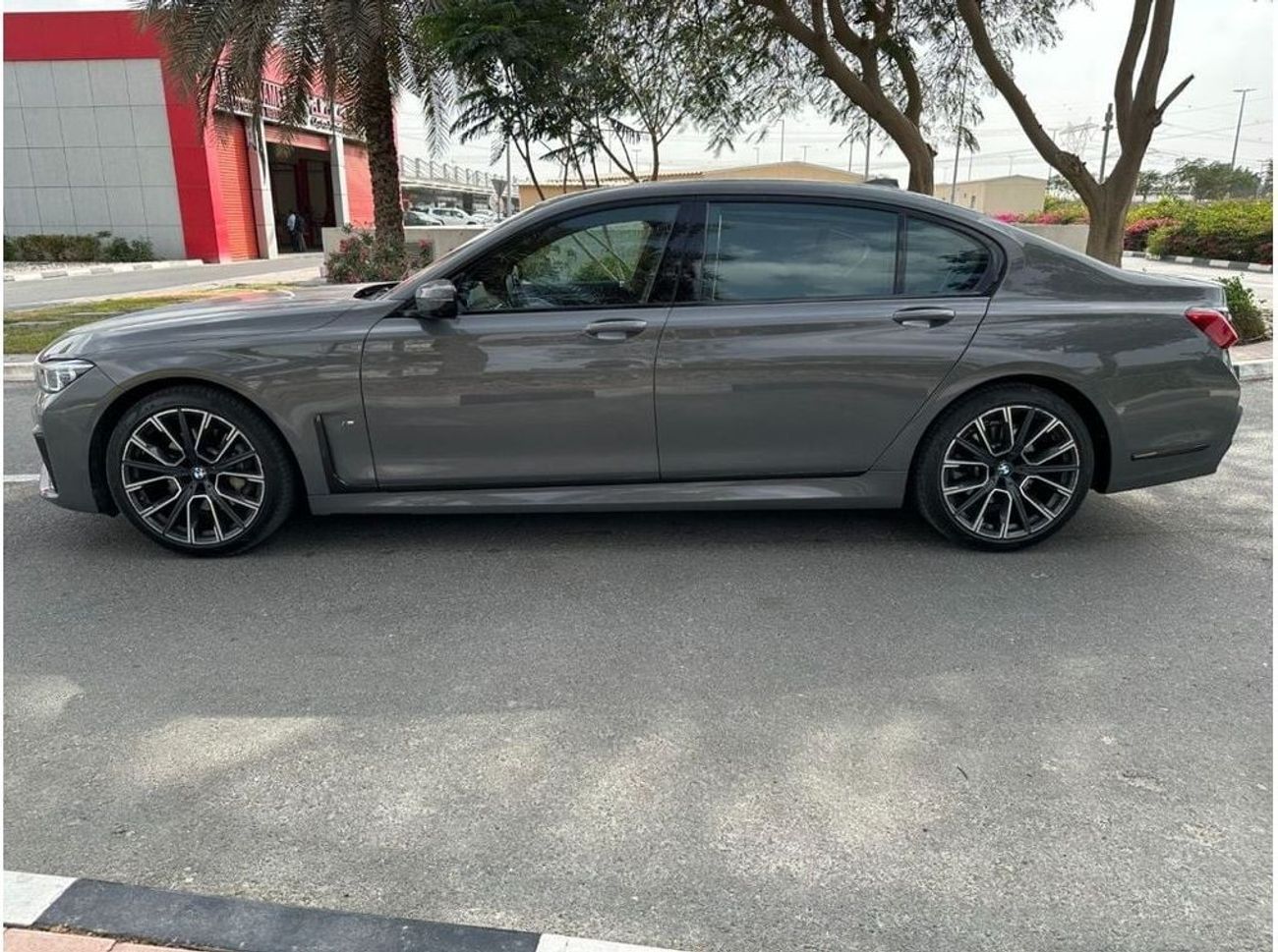 بي أم دبليو 730Li M Sport 2.0L