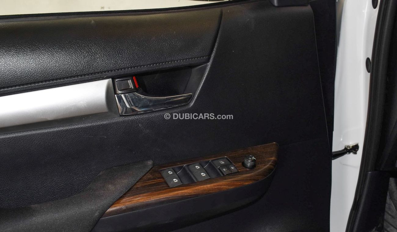 Toyota Hilux 2023 Toyota Hilux 4x4 DC 2.7 HI SR5 Petrol AT | Rear Camera, Bedliner, Cruise Control | Pearl white 