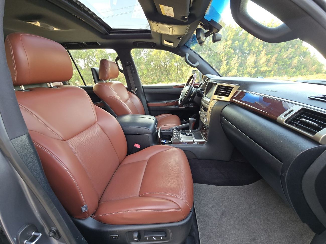 لكزس LX 570 Platinum 5.7L LEXUS LX-570 2014 GCC // FULL OPITION // PERFECT CONDITION