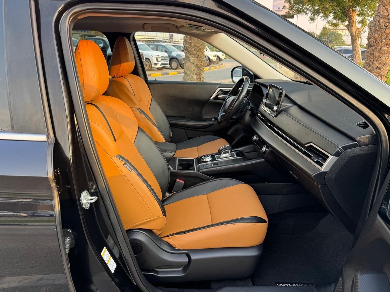 ميتسوبيشي آوتلاندر 2021 LIMITED PANORAMA FULL OPTION 2.4 LEATHER SEATS CANADA SPEC
