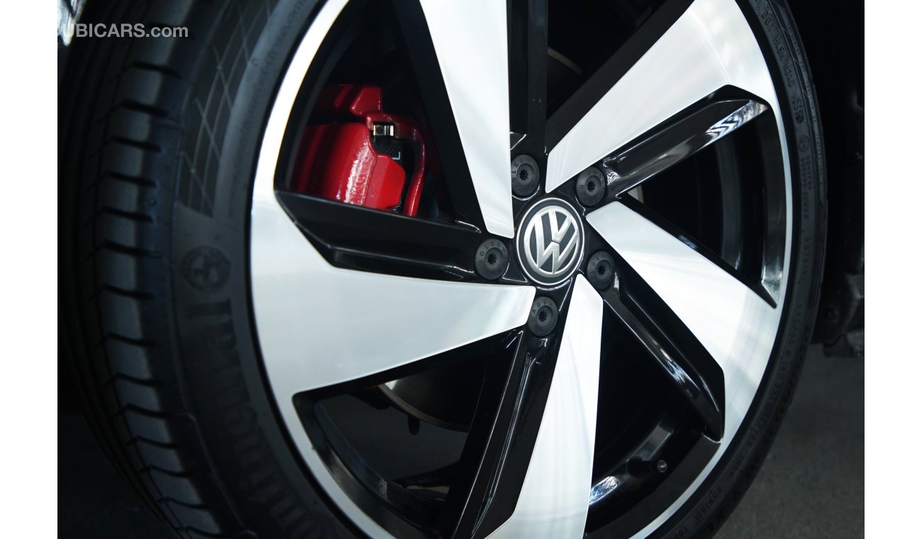 Volkswagen Golf 2018 Volkswagen Golf GTI MK7.5 / Warranty till April 2021 / Just Serviced