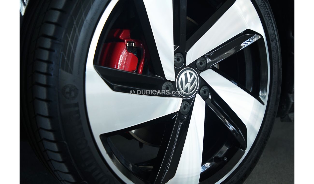 فولكس واجن جولف 2018 Volkswagen Golf GTI MK7.5 / Warranty till April 2021 / Just Serviced