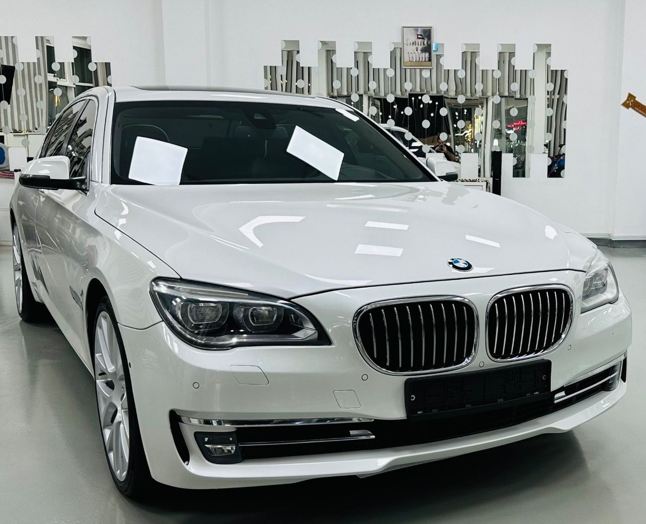 BMW 750Li Exclusive GCC .. Perfect Condition .. Top Range .. V8 ..