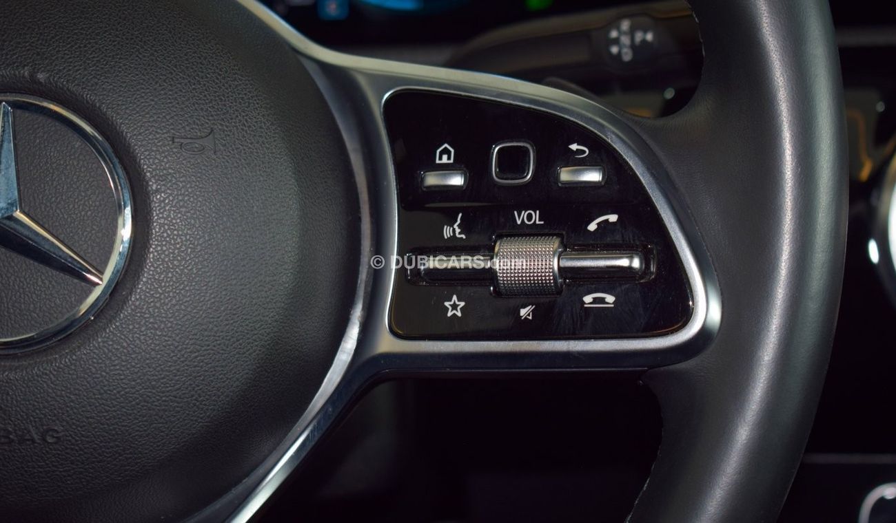 Mercedes-Benz A 250 Premium + Mercedes A250 AMG