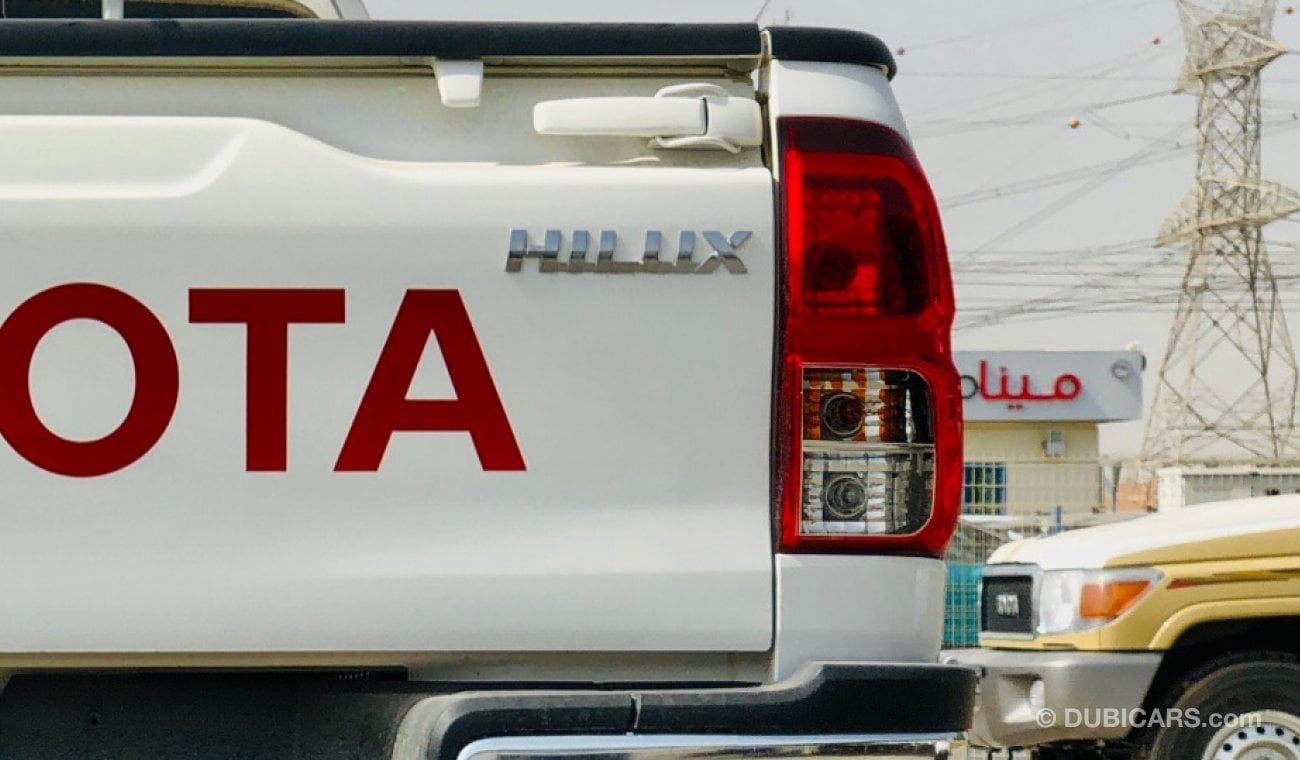 Toyota Hilux 4X4 2.7L GASOLINE 2022