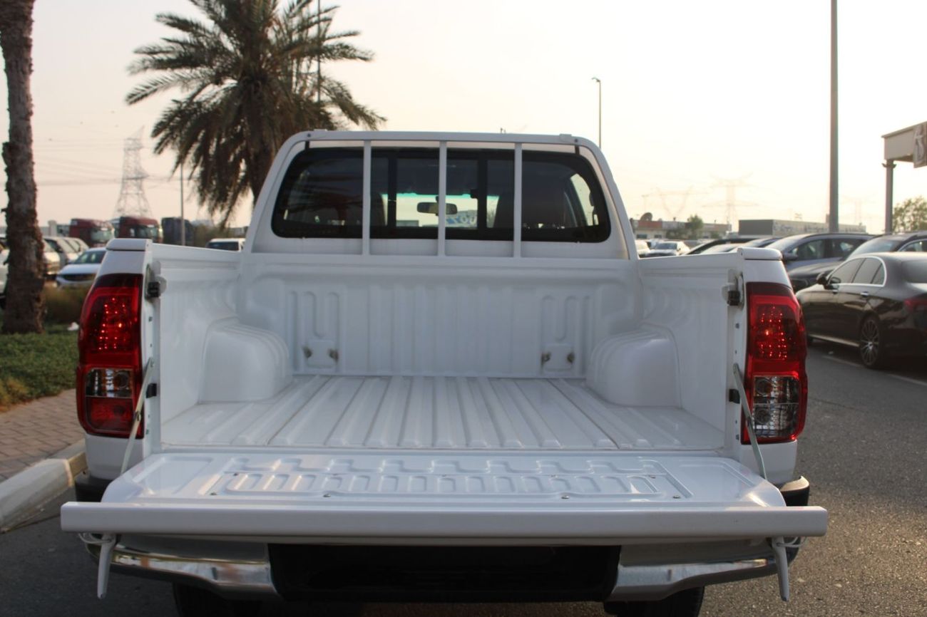 Toyota Hilux 2.4 MT 4X4 4WD MY2025 2026 MODEL GCC SPECS