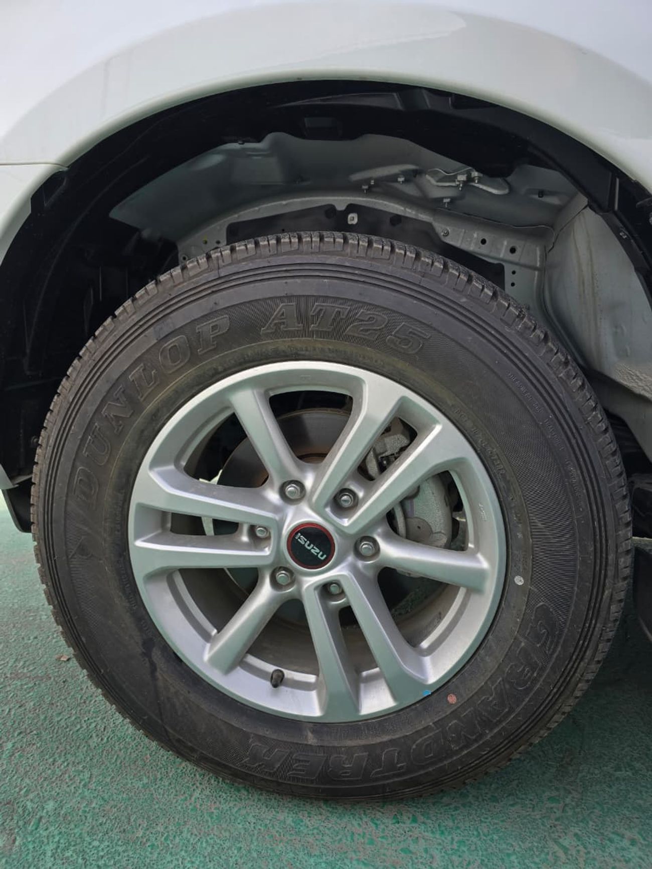 Isuzu DMax 3.0L Crew Cab 4WD LS (A/T)