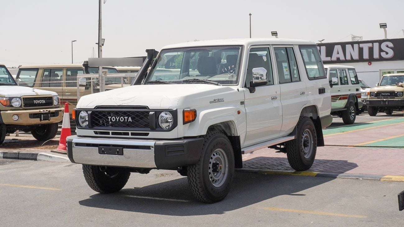 Toyota Land Cruiser 70 LC76 LX LX 2.8L Diesel A/T