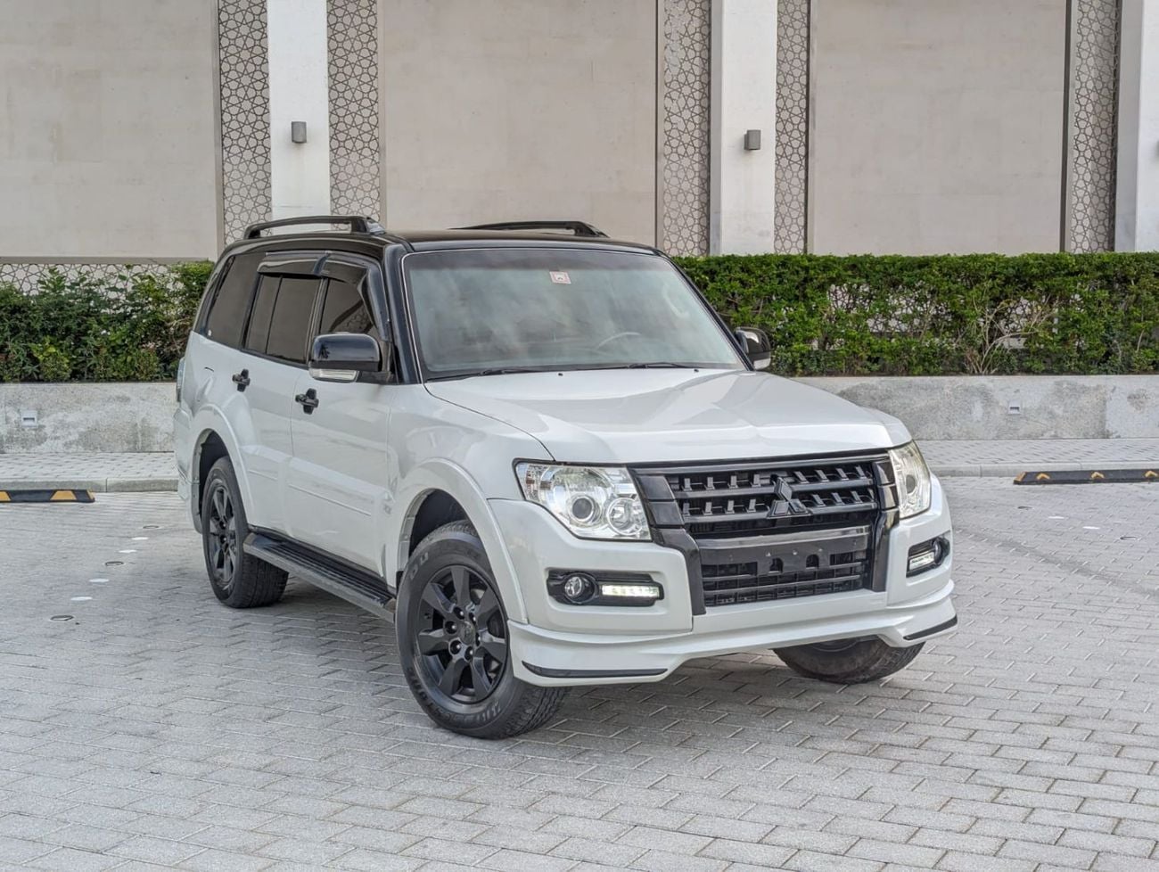 Mitsubishi Pajero GLS HIGHLINE TOP Mitsubishi Pajero 2016 LHD white