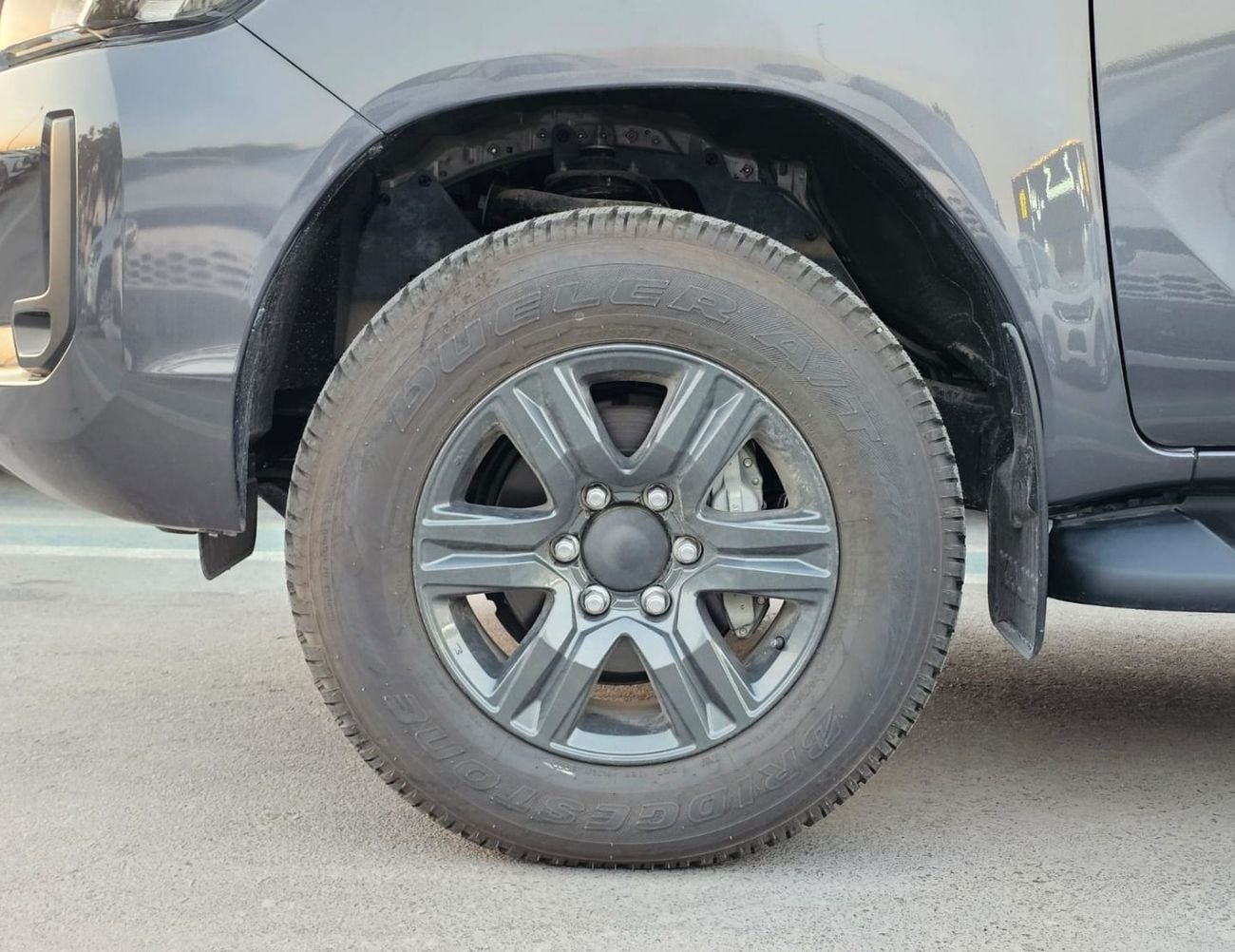 Toyota Hilux TOYOTA HILUX WIDE BODY BASIC DOUBLE CABIN || 2.4L DIESEL V4 M/T 4WD | DIFF-LOCK (CODE # HDWL) For Af