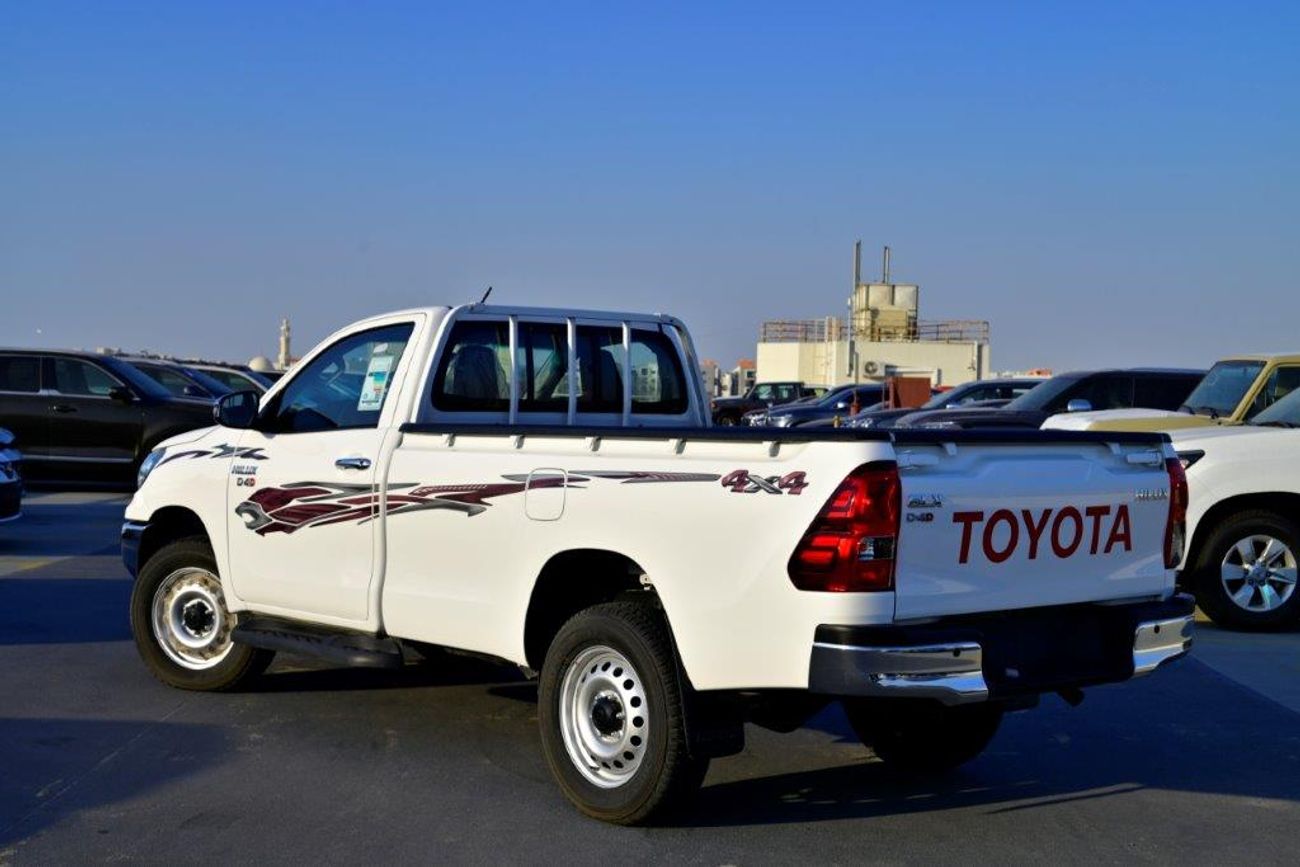 تويوتا هيلوكس Double Cab 2.4L 4x4 Manual Transmission