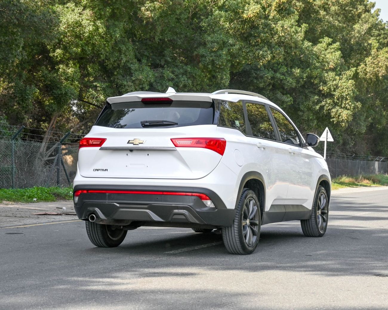 Chevrolet Captiva LT 1.5L (150 HP) (7 Seater) Chevrolet Captiva | 1.5 L 2023 | Original Paint GCC Accident-Free In Exc