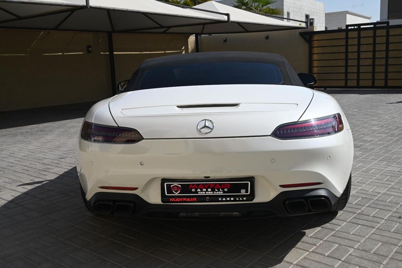Mercedes-Benz AMG GT EMI 5999 AED - MERCEDES AMG GT 2020 - CONVERTIBLE ROOF  - V8 - LOW MILLAGE - WELL MAINTAINED