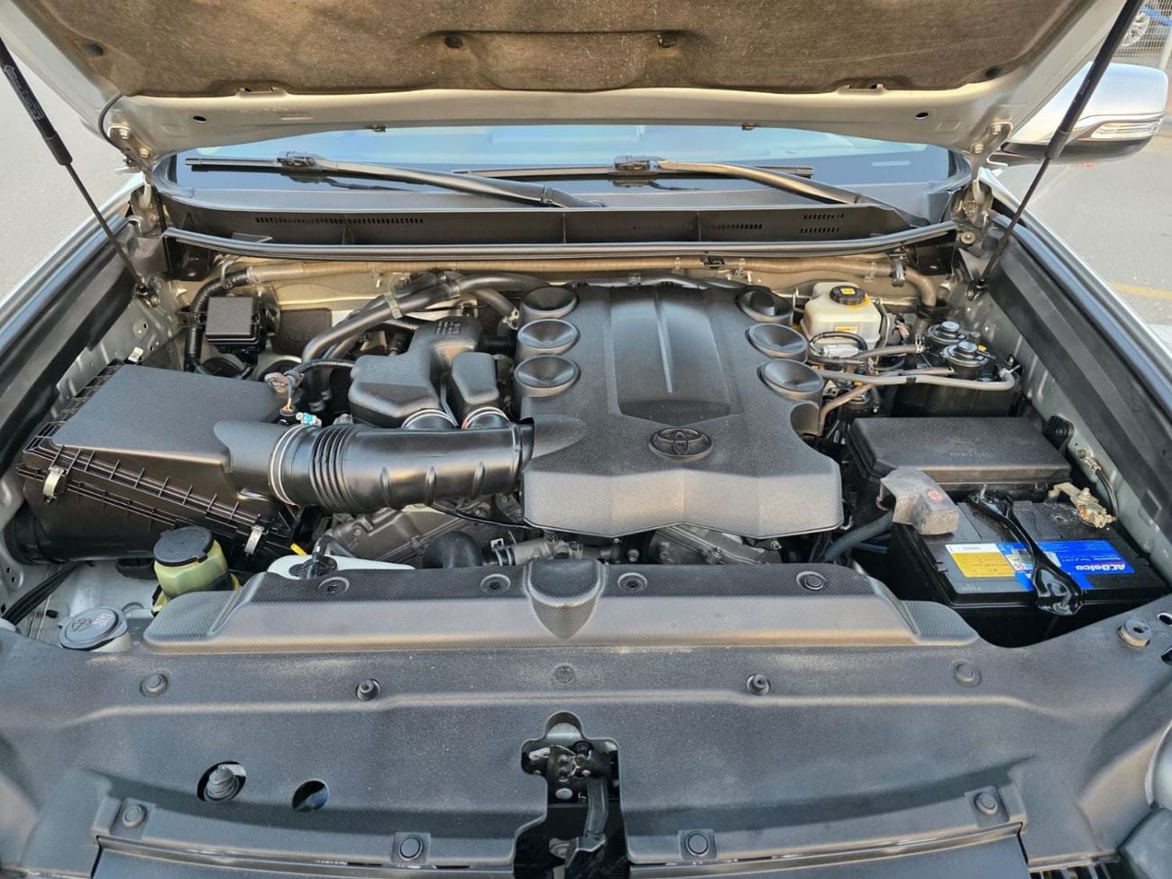 Toyota Prado VXR 4.0L 4WD ,ONLY FOR EXPORT AVAILABLE