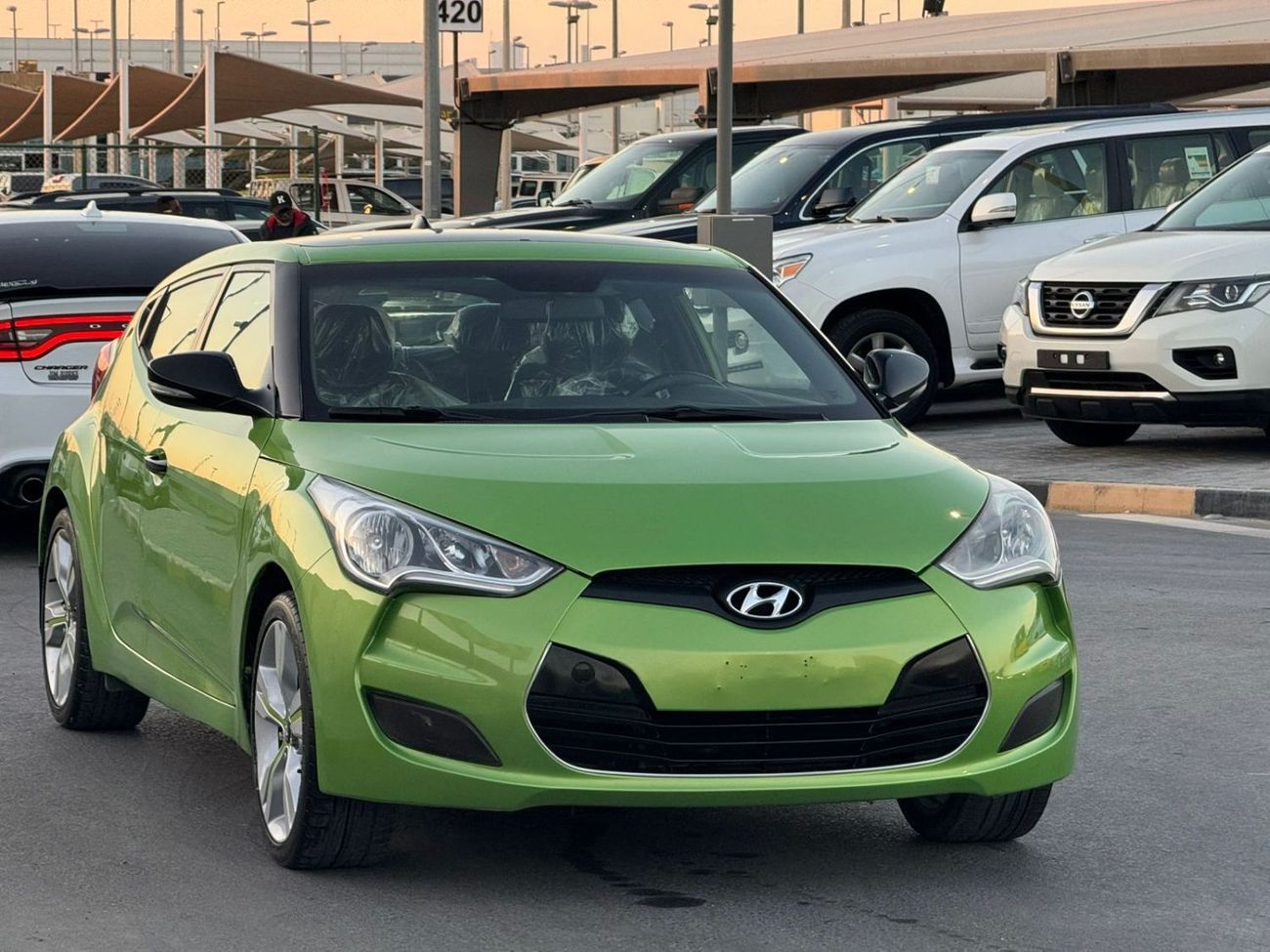 Hyundai Veloster Gcc, panoramic, 1.6L