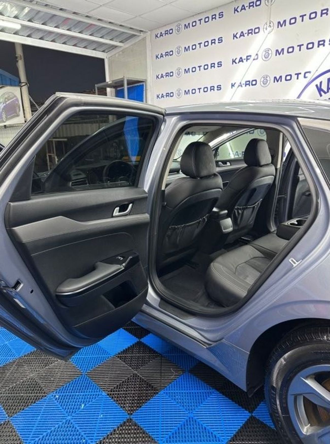 Kia K5 LX Kia K5 2021 1.6 turbo in good condition minimal damage with 100,000 km mileage