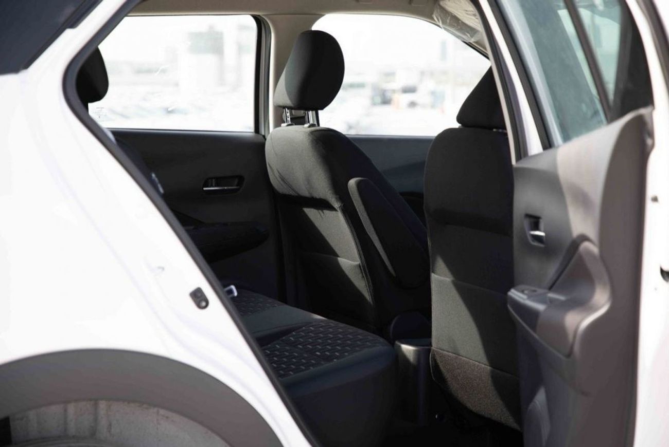 Nissan Kicks 2024 Nissan Kicks 1.6 SV - White Body & Black Roof Inside Black | Export Only