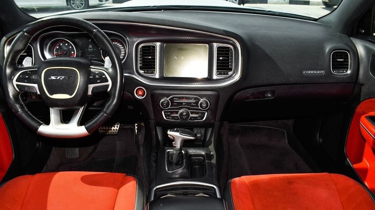 دودج تشارجر SRT8 SRT