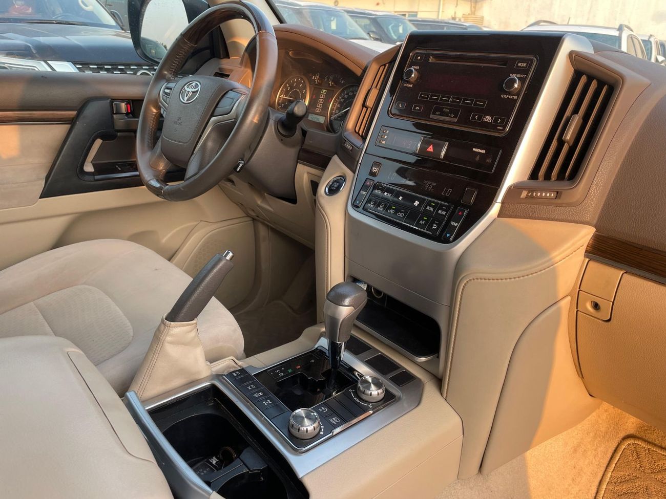 Toyota Land Cruiser GXR 4.0L (271 HP) 4WD