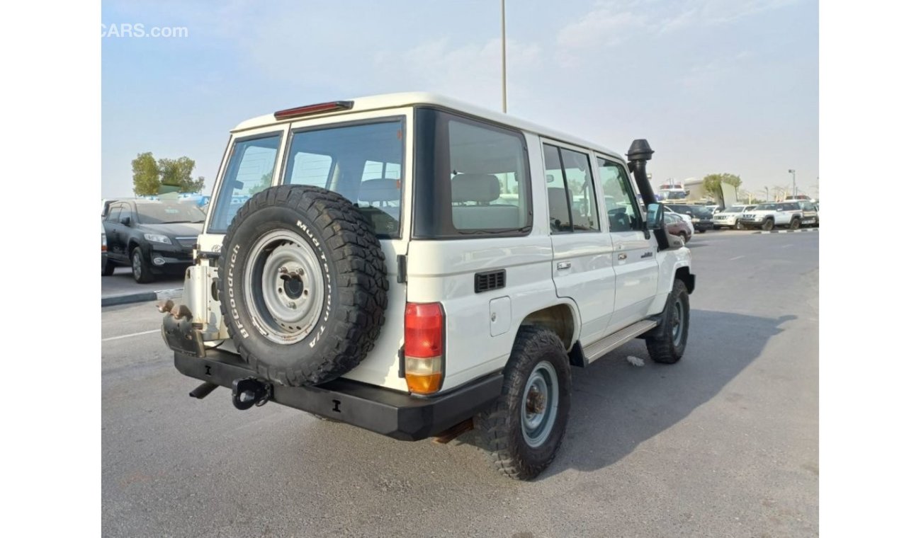 Toyota Land Cruiser Hard Top TOYOTA LAND CRUISER HARD TOP LEFT HAND DRIVE (PM 840)