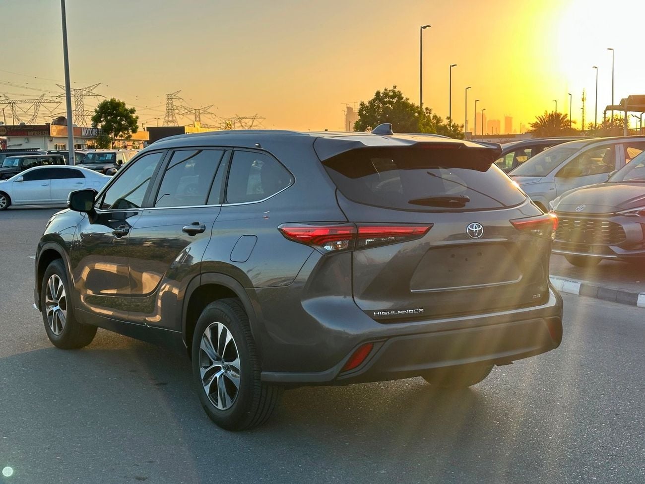 Toyota Highlander 2023 TOYOTA HIGHLANDER XLE FULL OPTIONS IMPORTED FROM USA