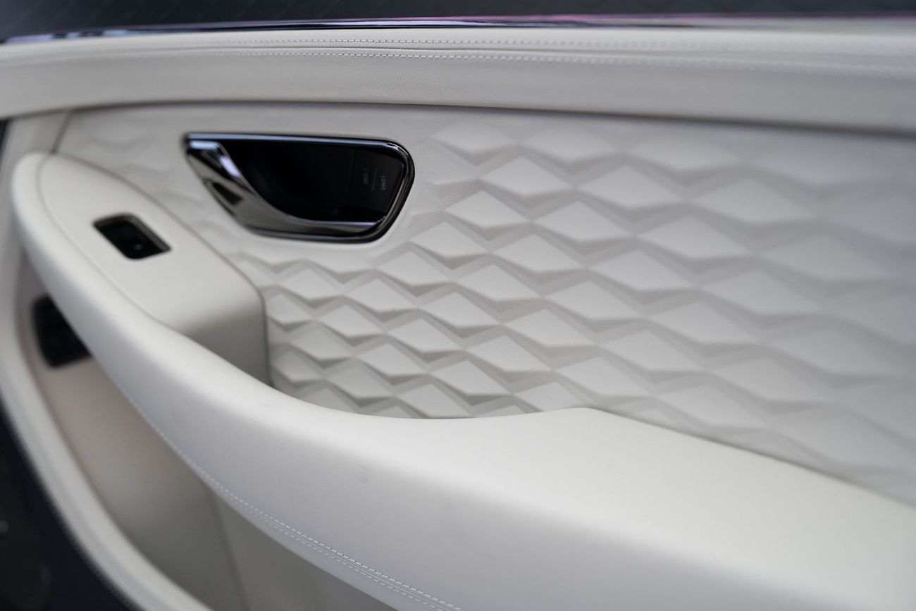 بنتلي كونتيننتال جي تي سي Speed 4.0T (Hybrid)