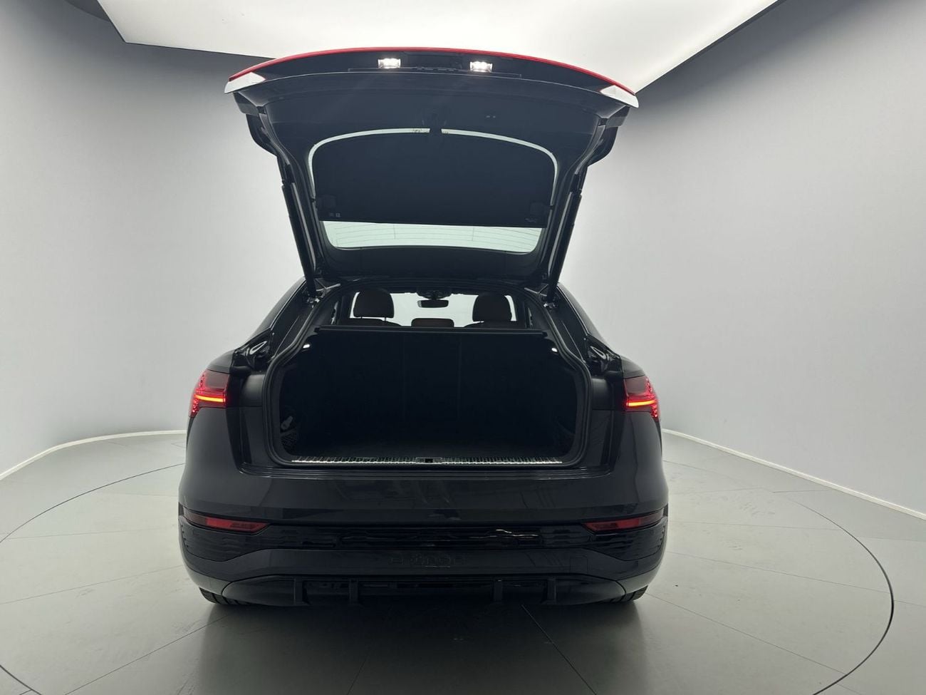 Audi Q8 etron Q8 Sportback S line 55 e-tron quat 408hp Progress (Ref# 09640)