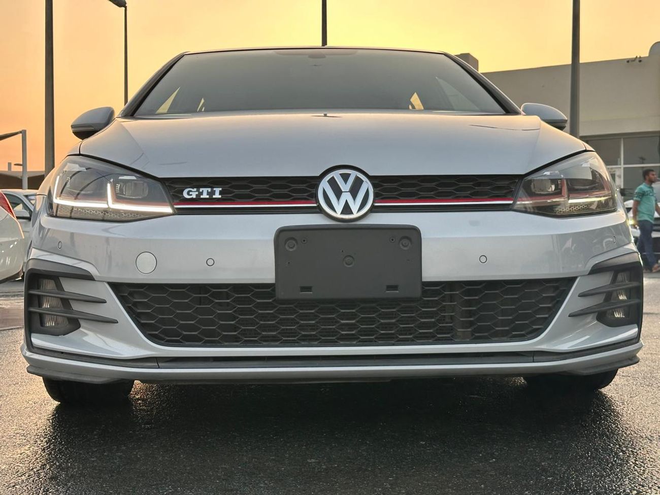 فولكس واجن جولف GTI Volkswagen Golf GTI_Gcc_2019_Excellent_Condition _Full option