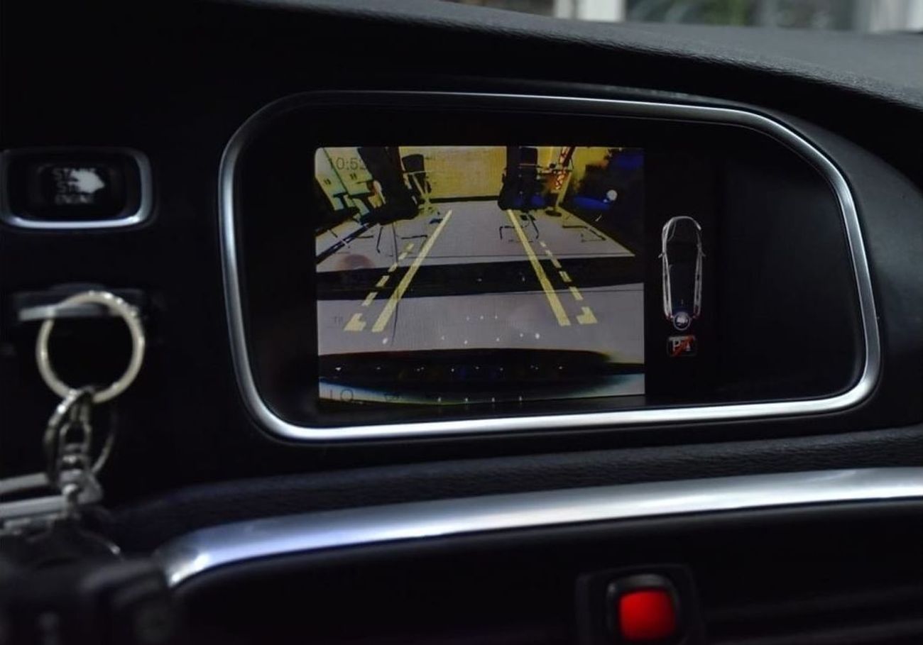 فولفو V40 EXCELLENT DEAL for our Volvo V40 T5 ( 2018 Model ) in Black Color GCC Specs