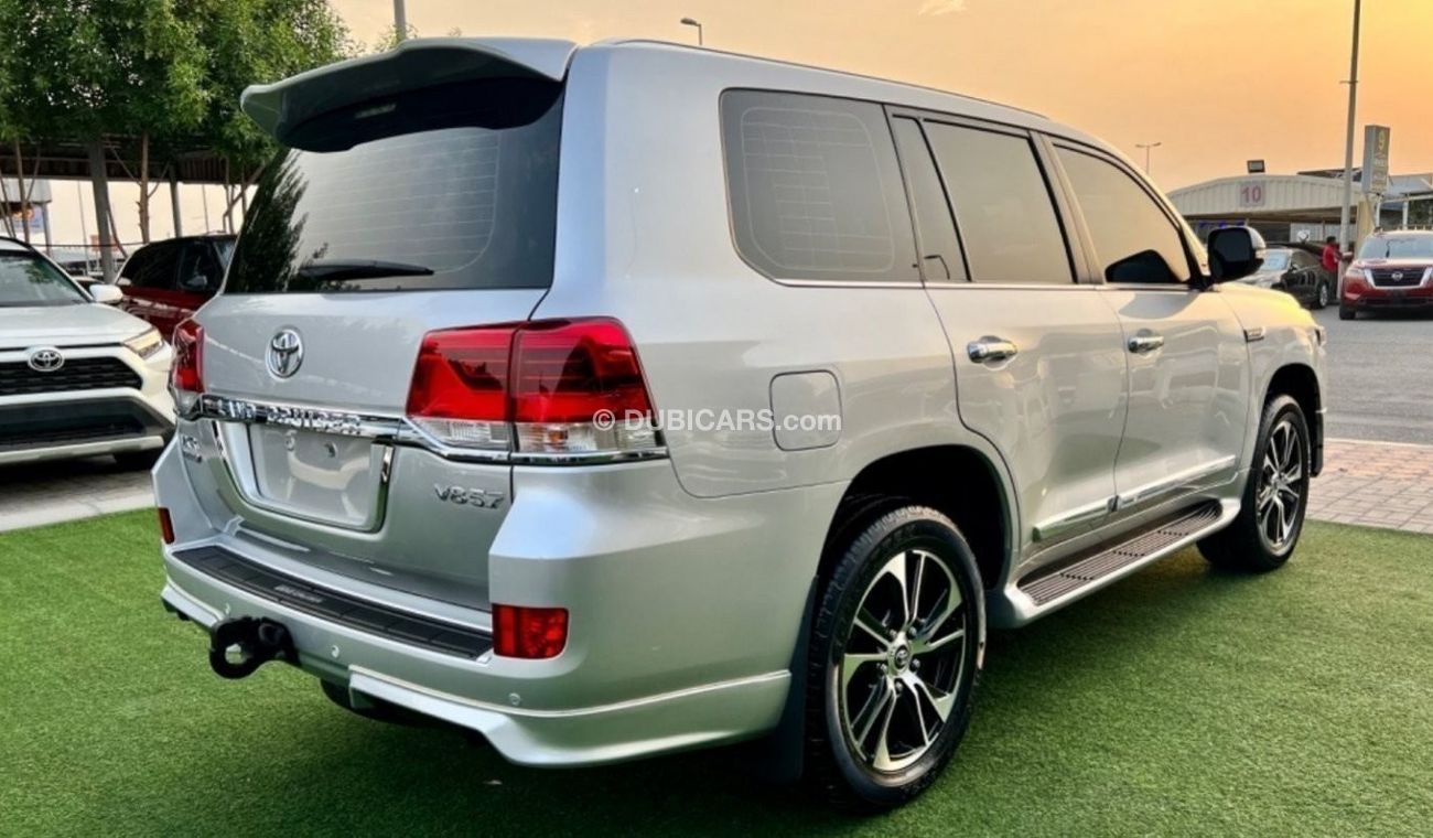 Toyota Land Cruiser VXR car has a one year mechanical warranty included** and bank financ
