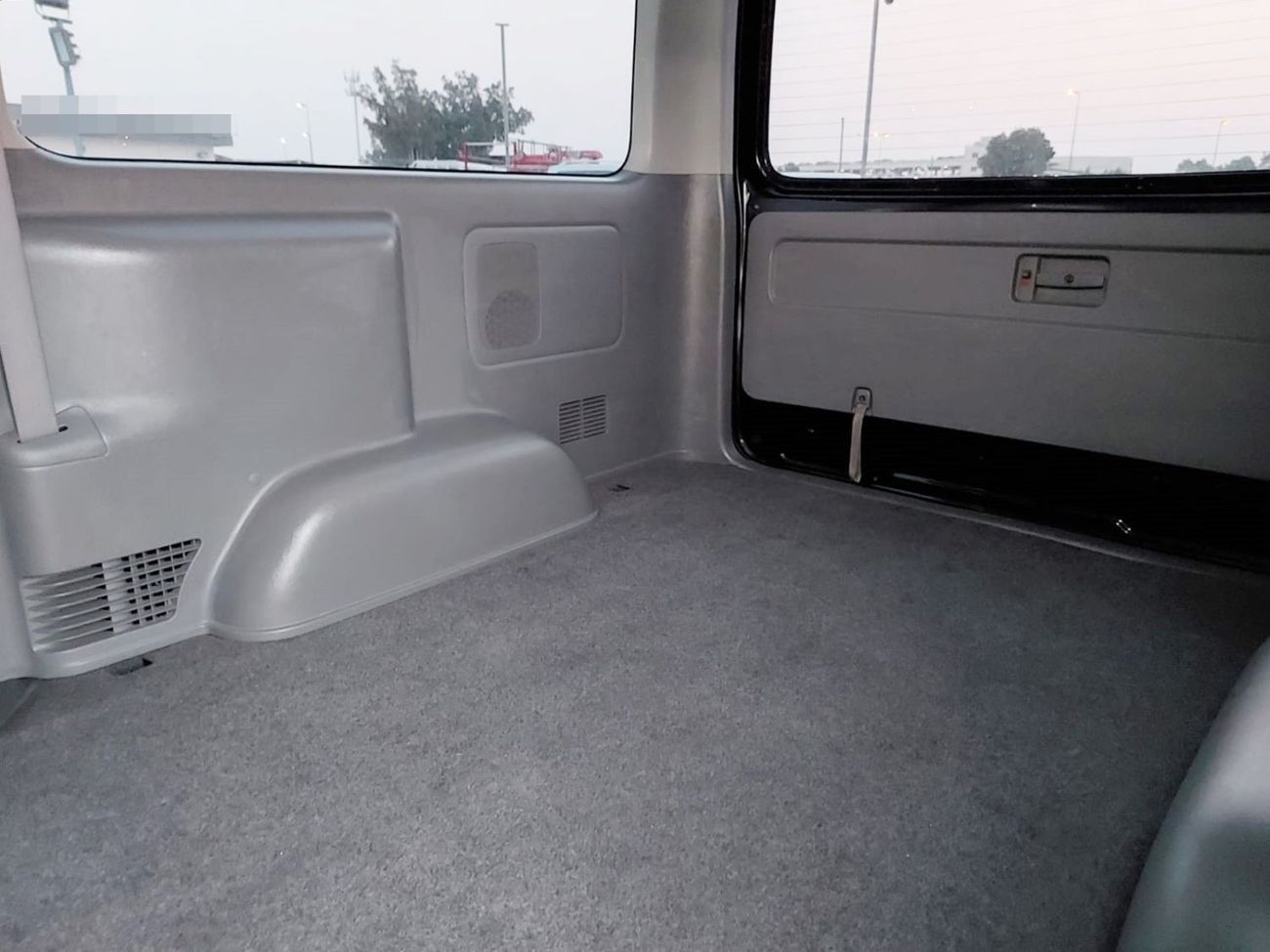 Toyota Hiace TOYOTA HIACE VAN RIGHT HAND DRIVE(PM83099)