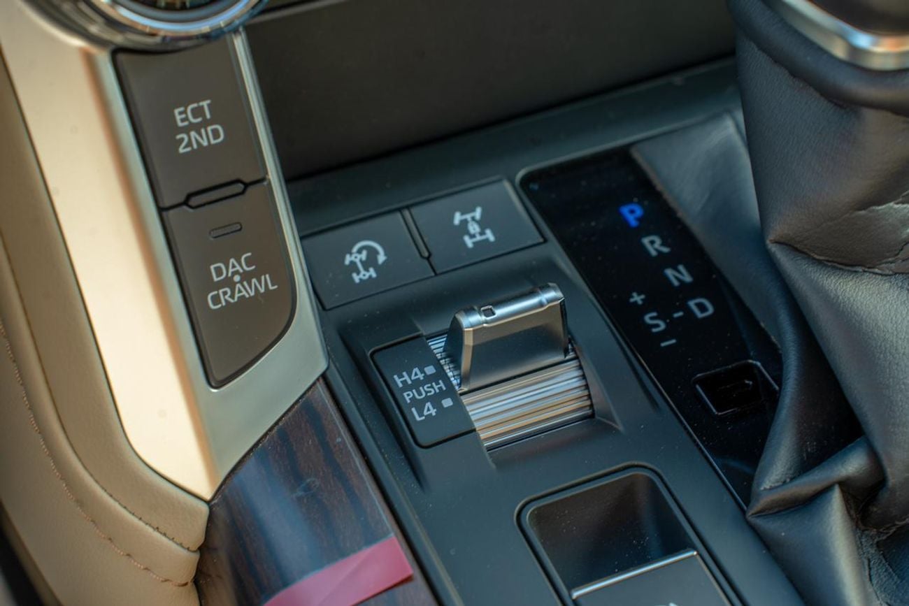 تويوتا لاند كروزر Land cruiser LC 300 VX 4.0L PETROL 2025 FULL OPTION