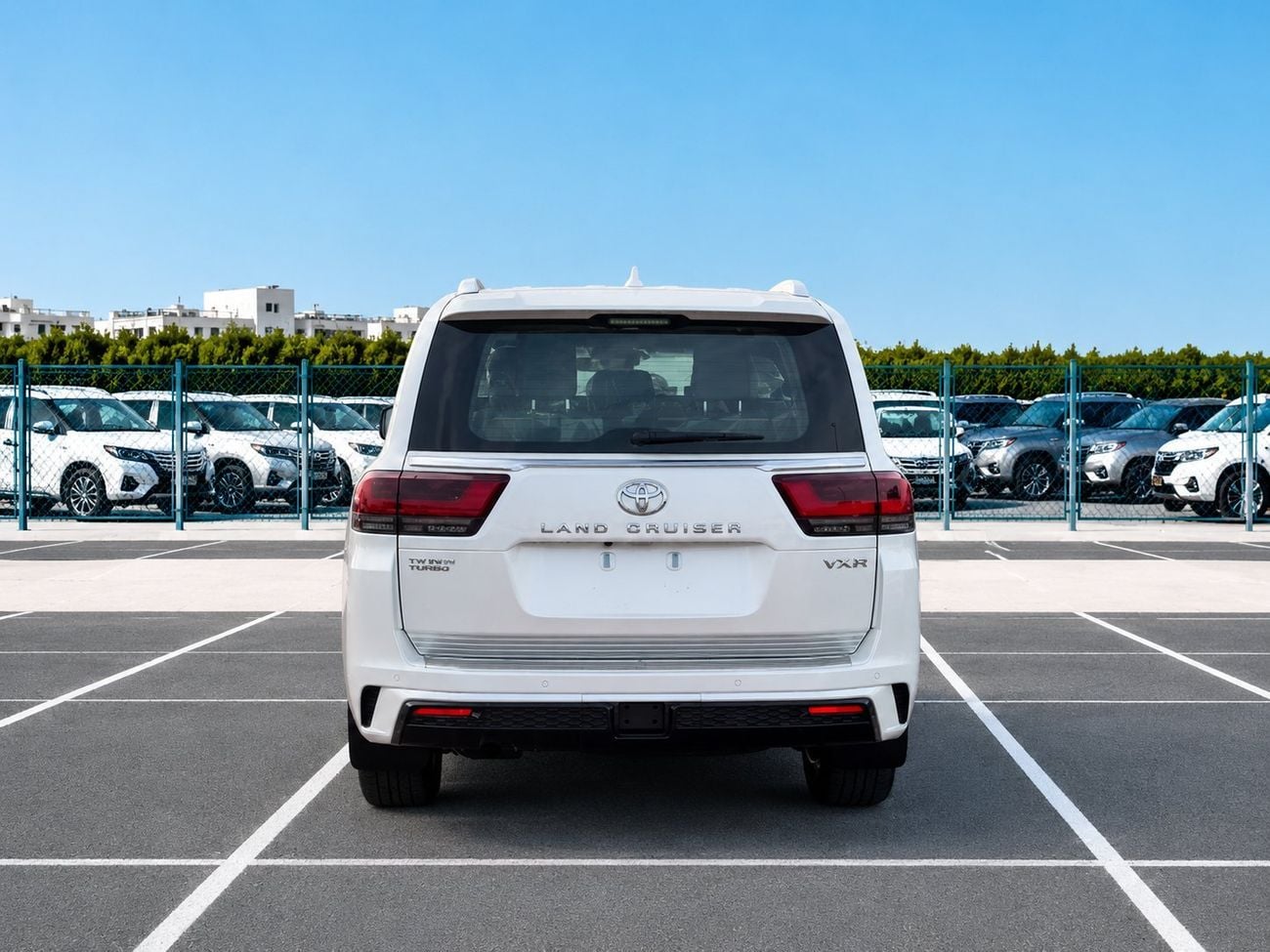 تويوتا لاند كروزر VXR ETCAI0007 - Toyota LC300 VXR - 3.3L Diesel Auto - White