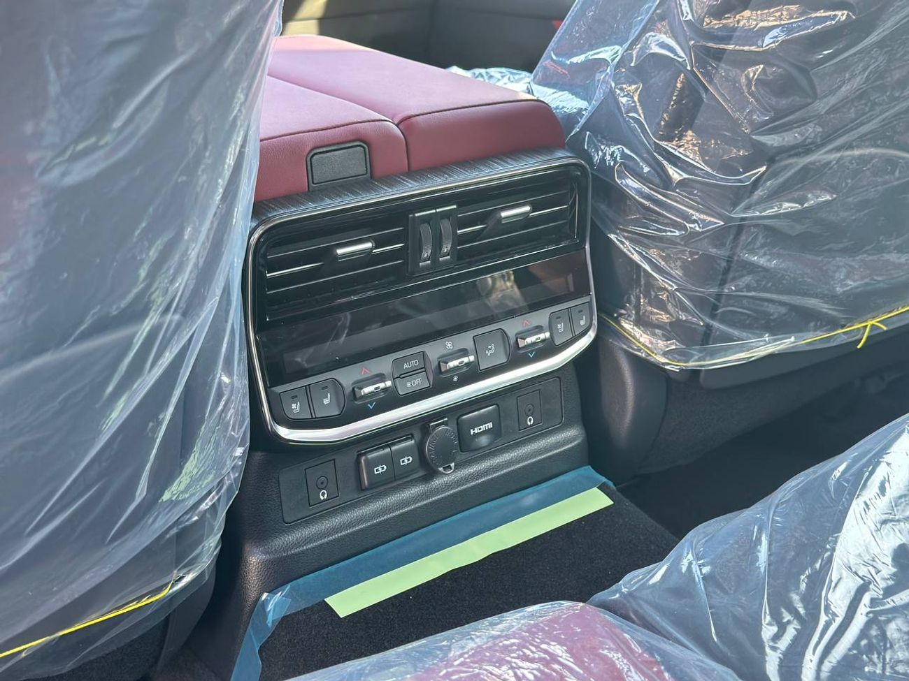 تويوتا لاند كروزر GR-S 3.5 لتر هجينة أوتوماتيكية // 2026 // كاملة المواصفات مع رادار، شاشة عرض رأسية، كاميرا 360 درجة