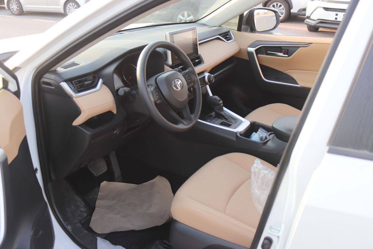 تويوتا راف ٤ 2.5 XLE-E  - 4WD - SUNROOF -ELECTRIC BACK DOOR- ALLOY WHEELS MODEL 2025