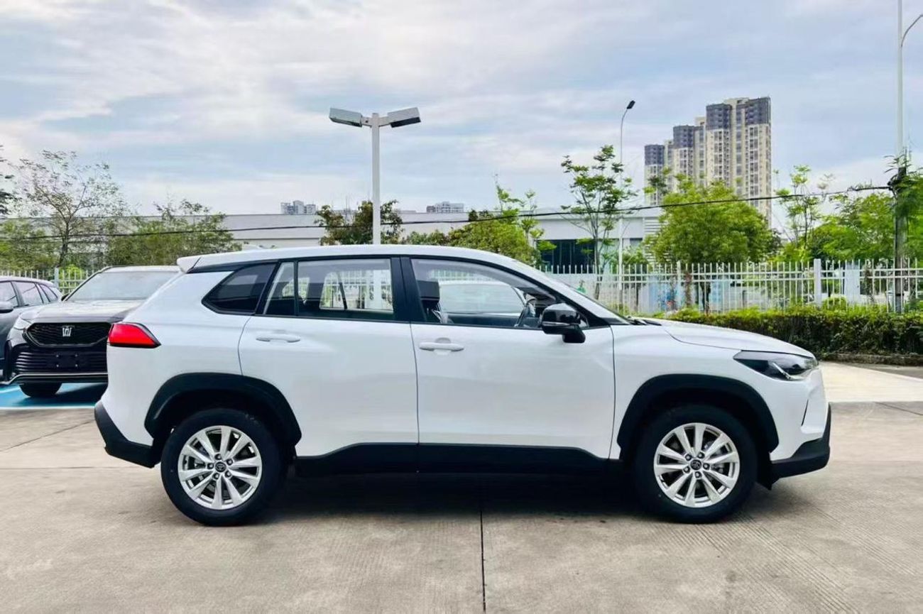 تويوتا كورولا كروس Corolla cross 2.0 hybrid elete